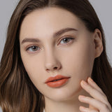 modelwearinghidrocor icy gray colored contacts