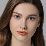 modelwearinghidrocor azul blue colored contacts