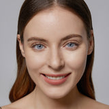modelwearingrio parati gray colored contacts