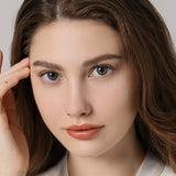 modelwearingdiamond pacific blue colored contacts
