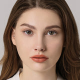 modelwearingdiamond caribbean green colored contacts