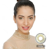 modelwearingnatural ambar colored contacts
